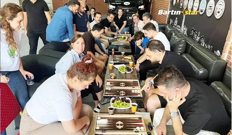 Bartınlı avukatlar tavla turnuvasında kapıştı