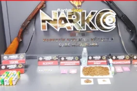 Bartın narkotikten şafak baskını Bol bonzai ile 5 kişi paket