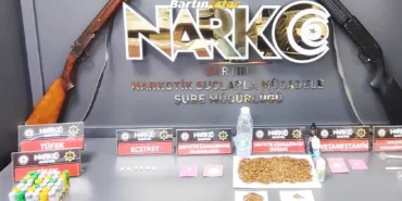 Bartın narkotikten şafak baskını Bol bonzai ile 5 kişi paket