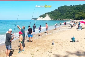 İstavrit kıyıya yaklaştı, plaj oltacılarla doldu
