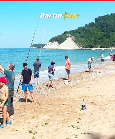 İstavrit kıyıya yaklaştı, plaj oltacılarla doldu