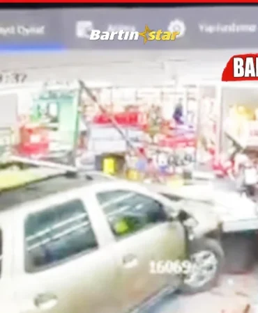 Fren yerine gaza basınca otomobil markete girdi